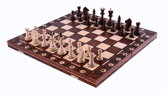 Élysée Chess Set <br>Crafted in Maple and Hornbeam
