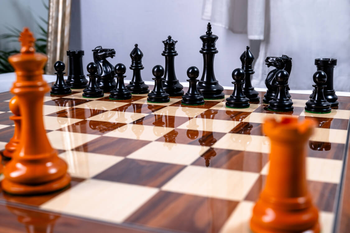 Schaakspel Antiek <br>in palissander en buxushout
