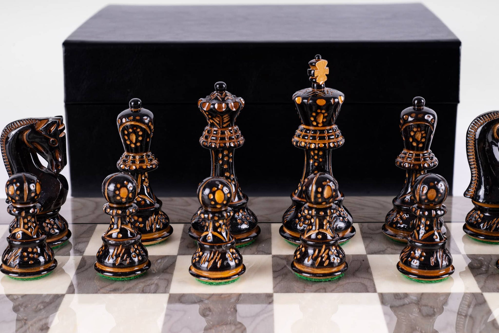 Juego de ajedrez Prestige <br>Fabricado en madera de fresno (acabado brillante)