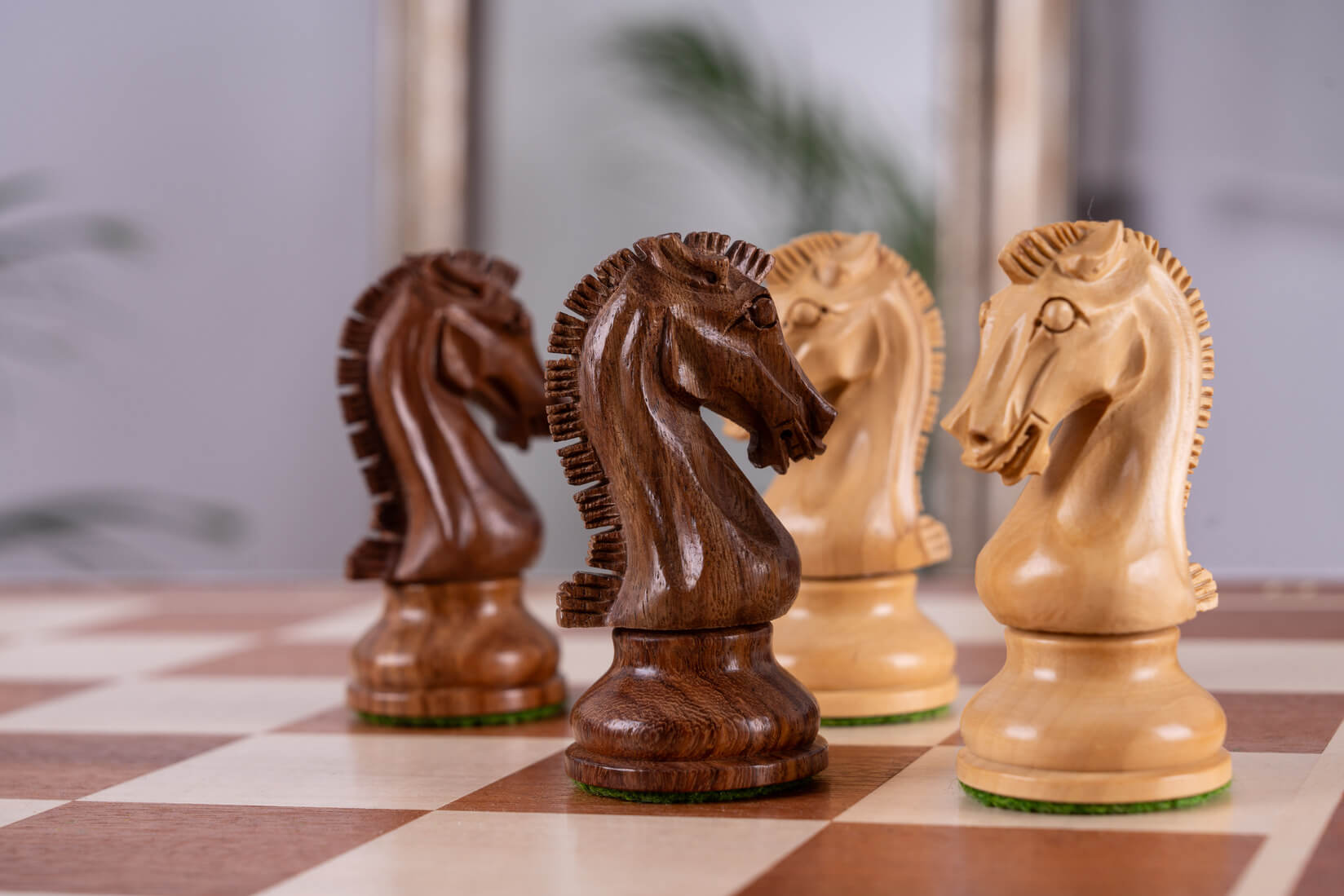 'Versailles' Chess Set <br>Crafted in Mahogany Wood