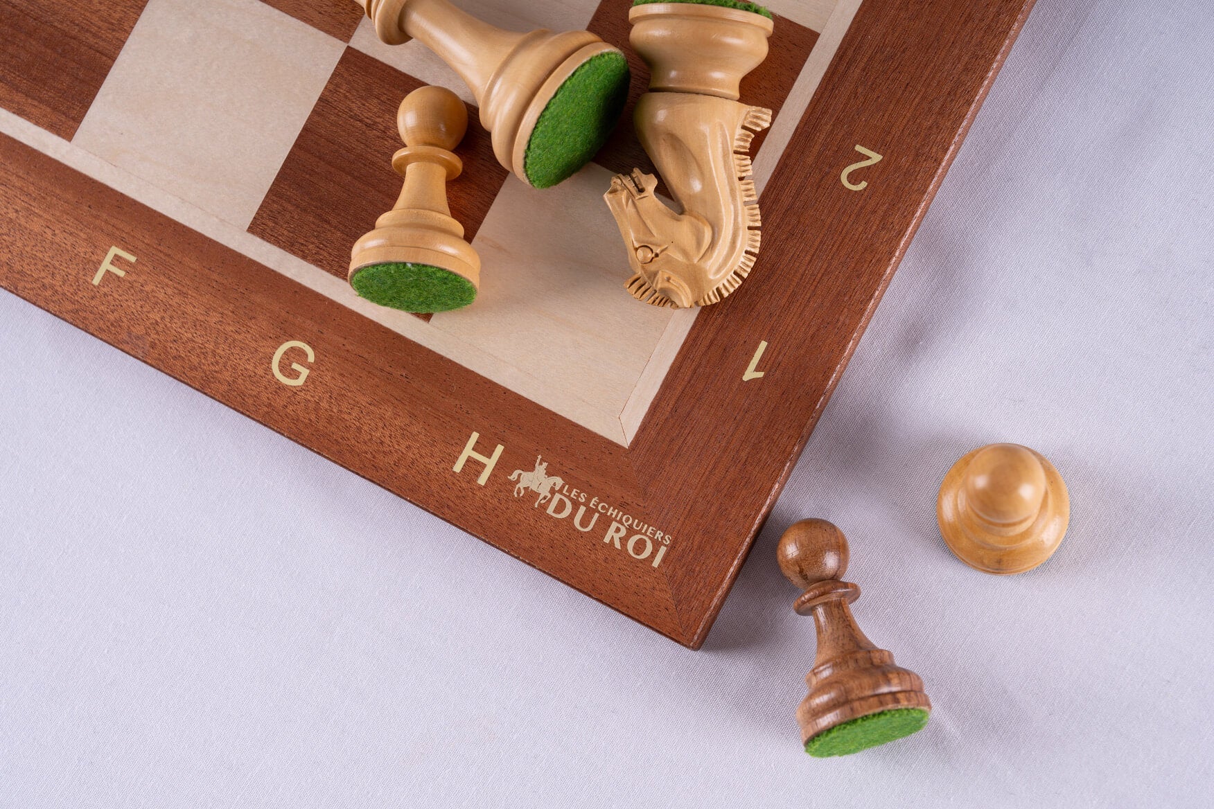 'Versailles' Chess Set <br>Crafted in Mahogany Wood