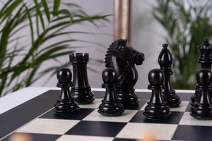 Splendeur Chess Set <br>Crafted in Poplar and Maple