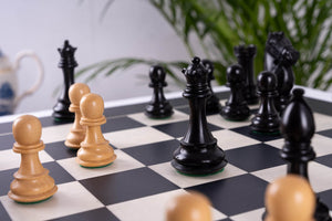 Splendeur Chess Set <br>Crafted in Poplar and Maple