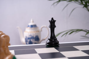 Splendeur Chess Set <br>Crafted in Poplar and Maple