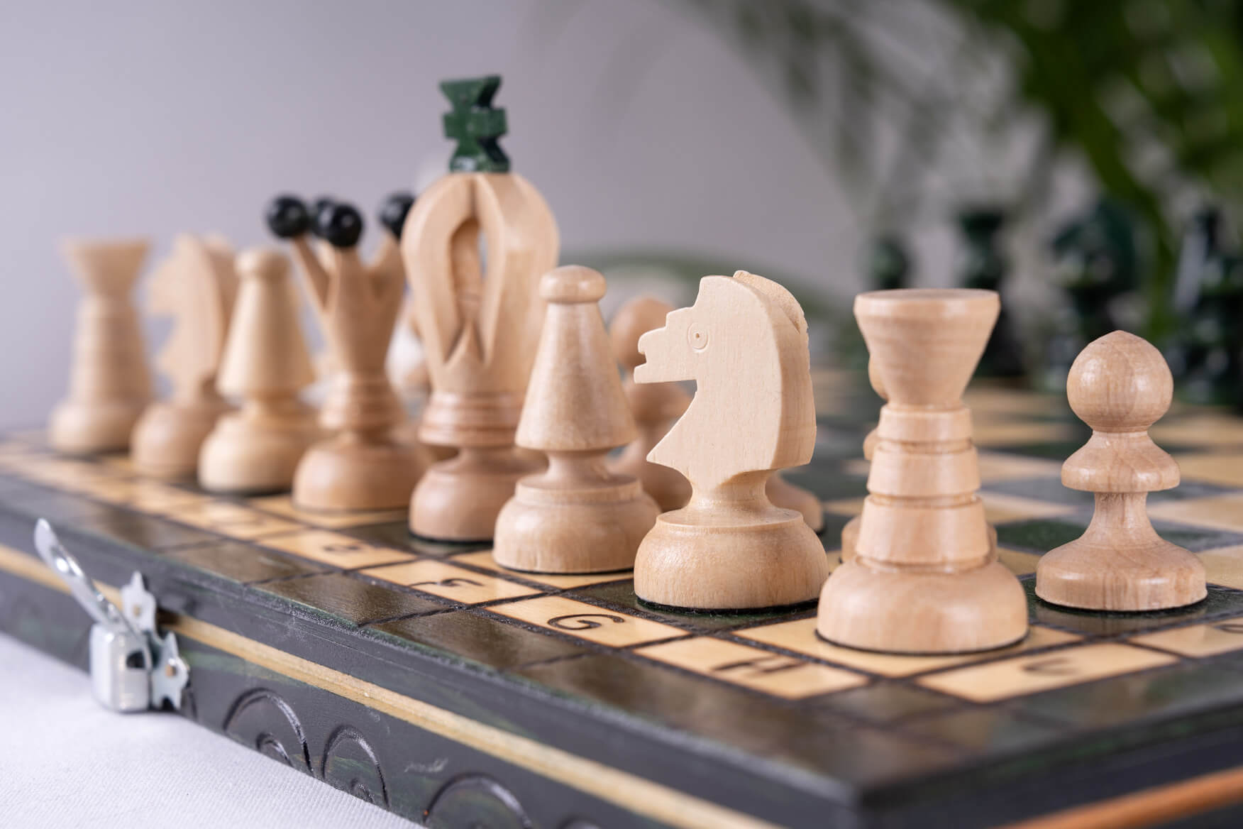 'Apple' Chess Set <br>Crafted in Hornbeam Wood