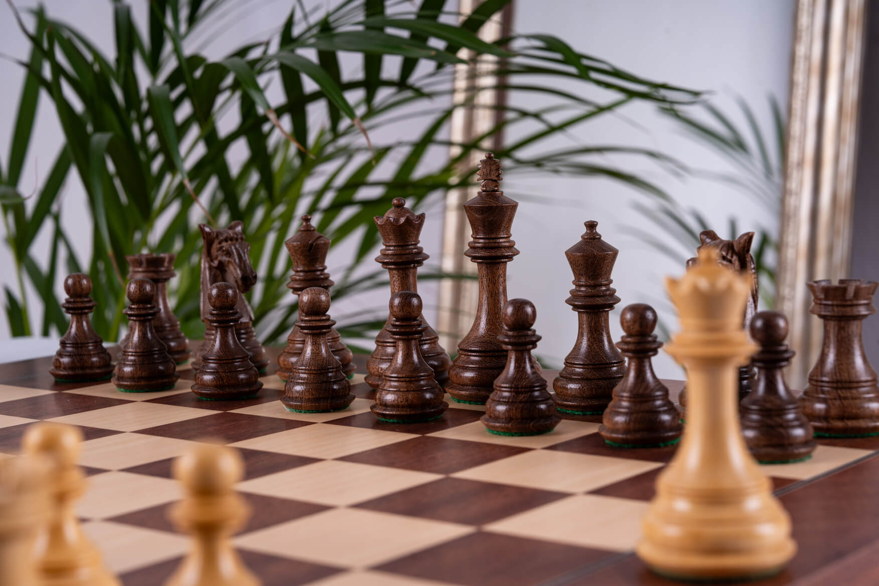 Conquest Chess Set <br>in Mahogany and Boxwood