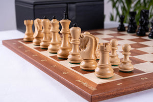 Banner Chess Set <br>en caoba y boj