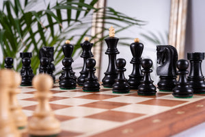 Banner Chess Set <br>en caoba y boj