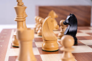 Zestaw szachowy Perseverance <br>z mahoniu i bukszpanu