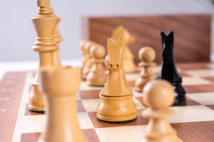 Zestaw szachowy Perseverance <br>z mahoniu i bukszpanu