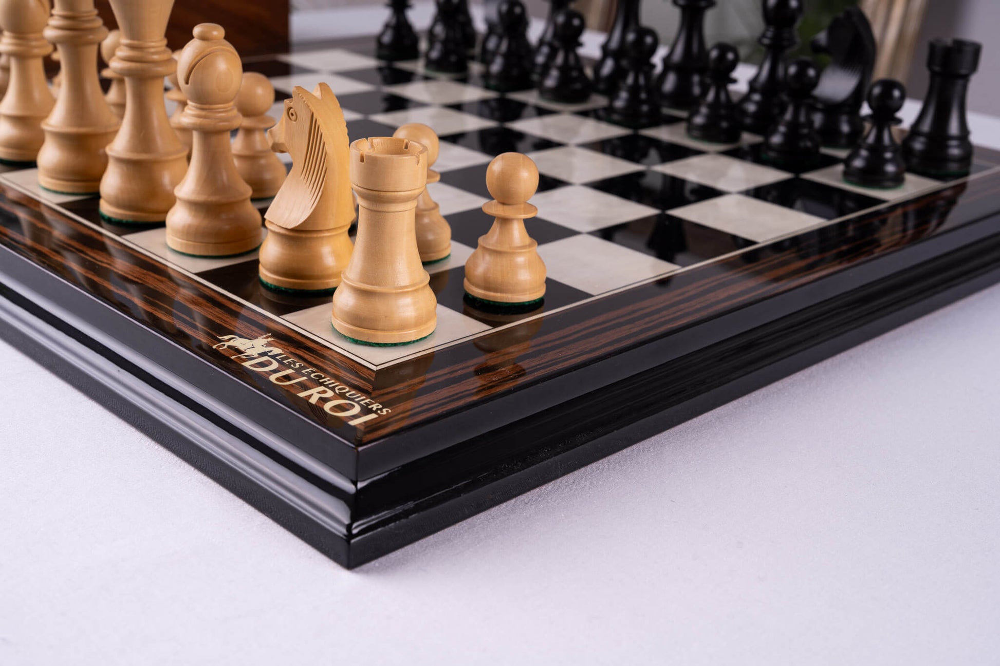 Chess Set Transmission <br>in Ebony et Boxwood