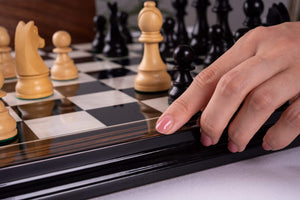 Chess Set Transmission <br>in Ebony et Boxwood