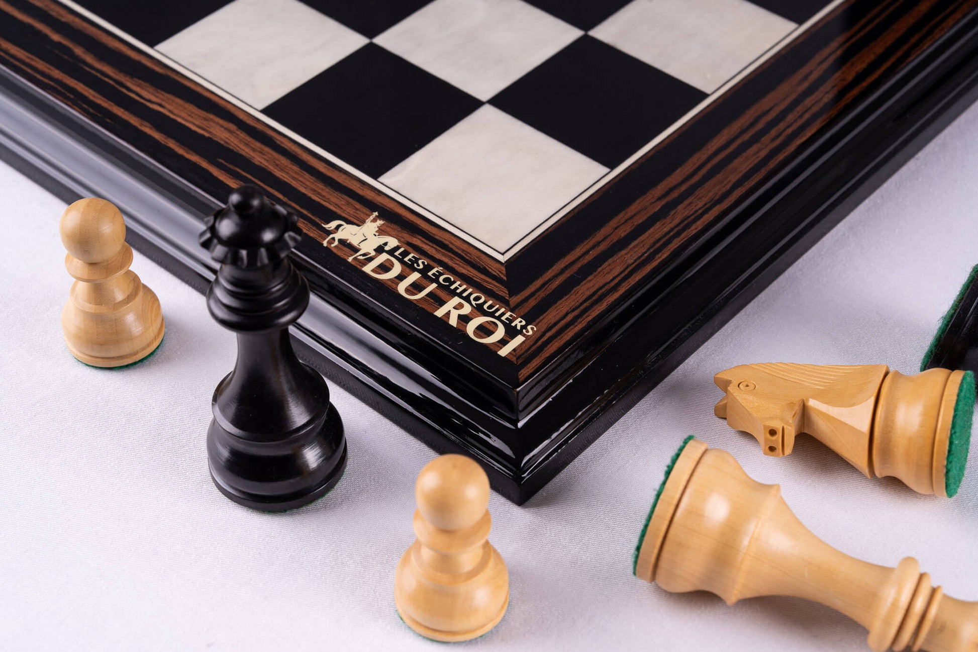 Chess Set Transmission <br>in Ebony et Boxwood