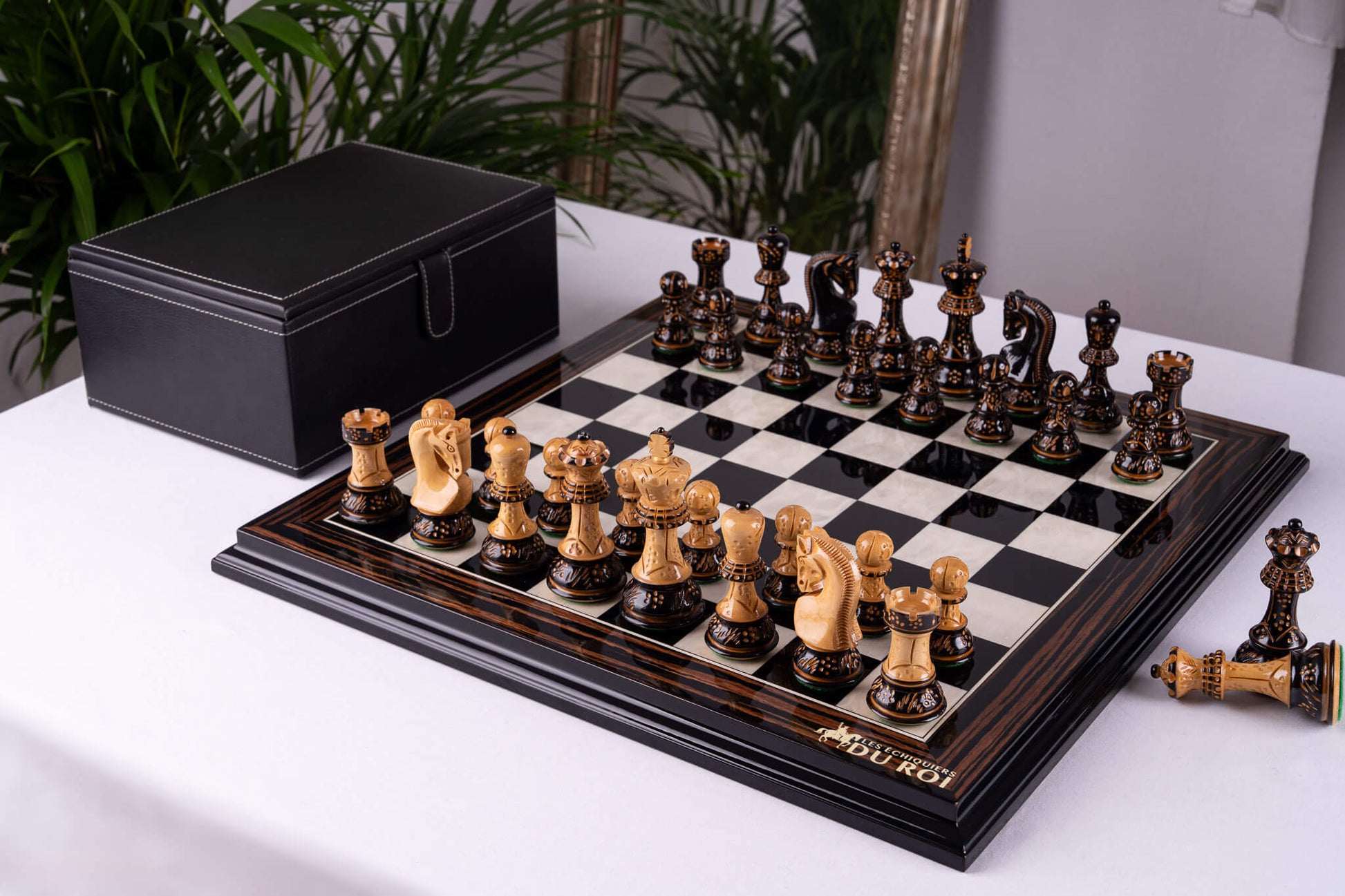 Chess Set lÉternel <br>in Ebony