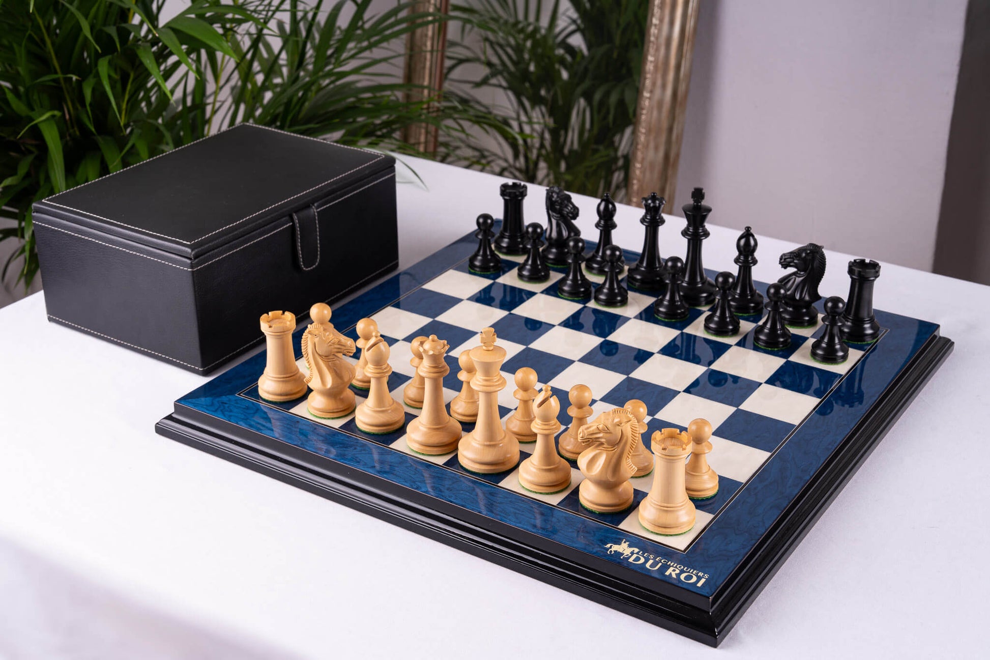 Chess Set Blue Céleste <br>in Ash Burl