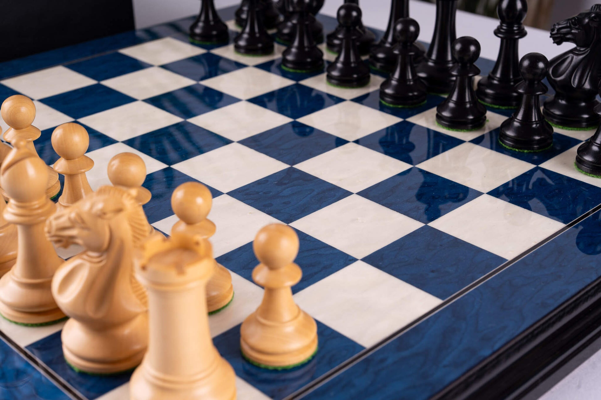 Chess Set Blue Céleste <br>in Ash Burl