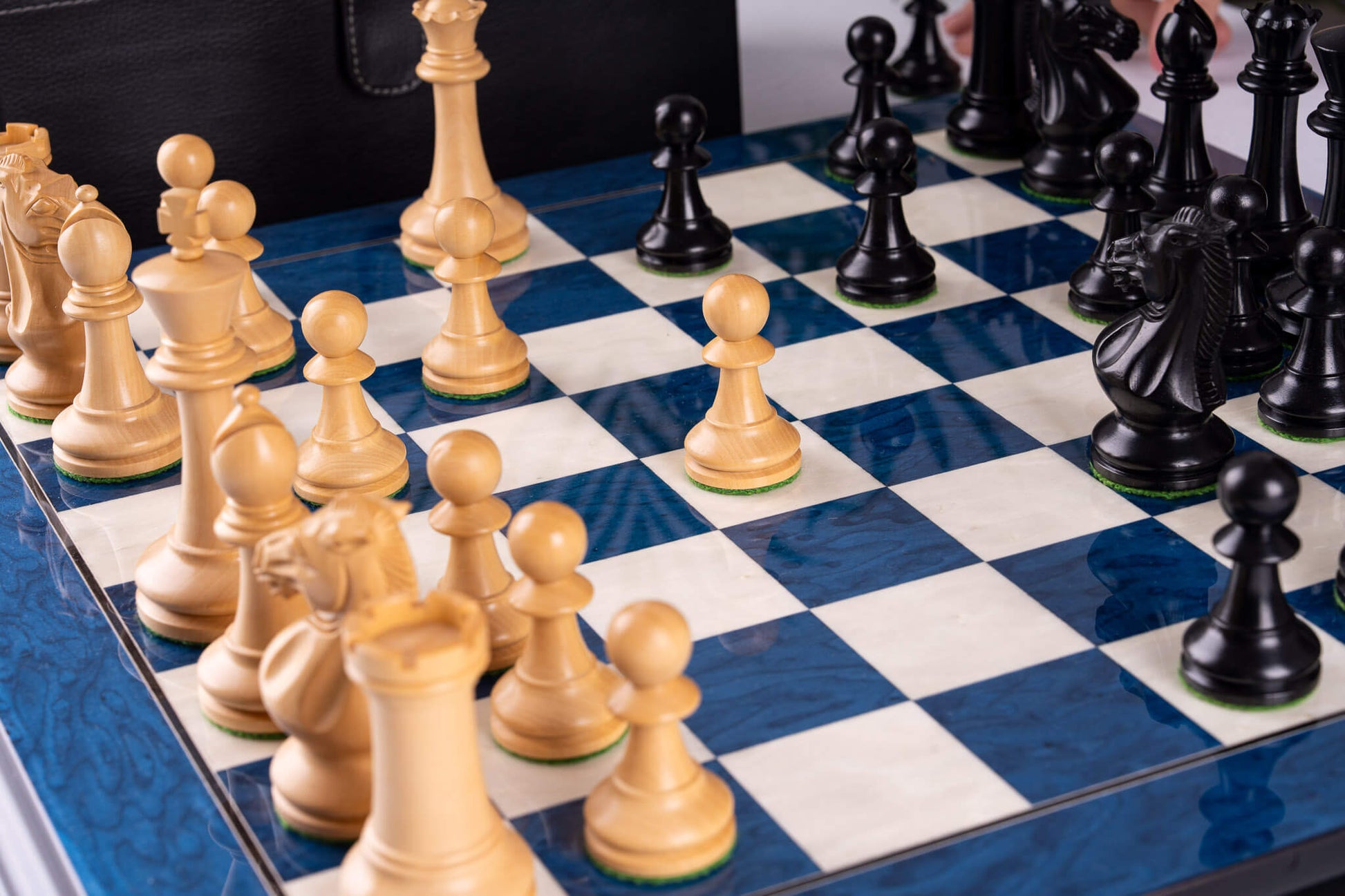 Chess Set Blue Céleste <br>in Ash Burl