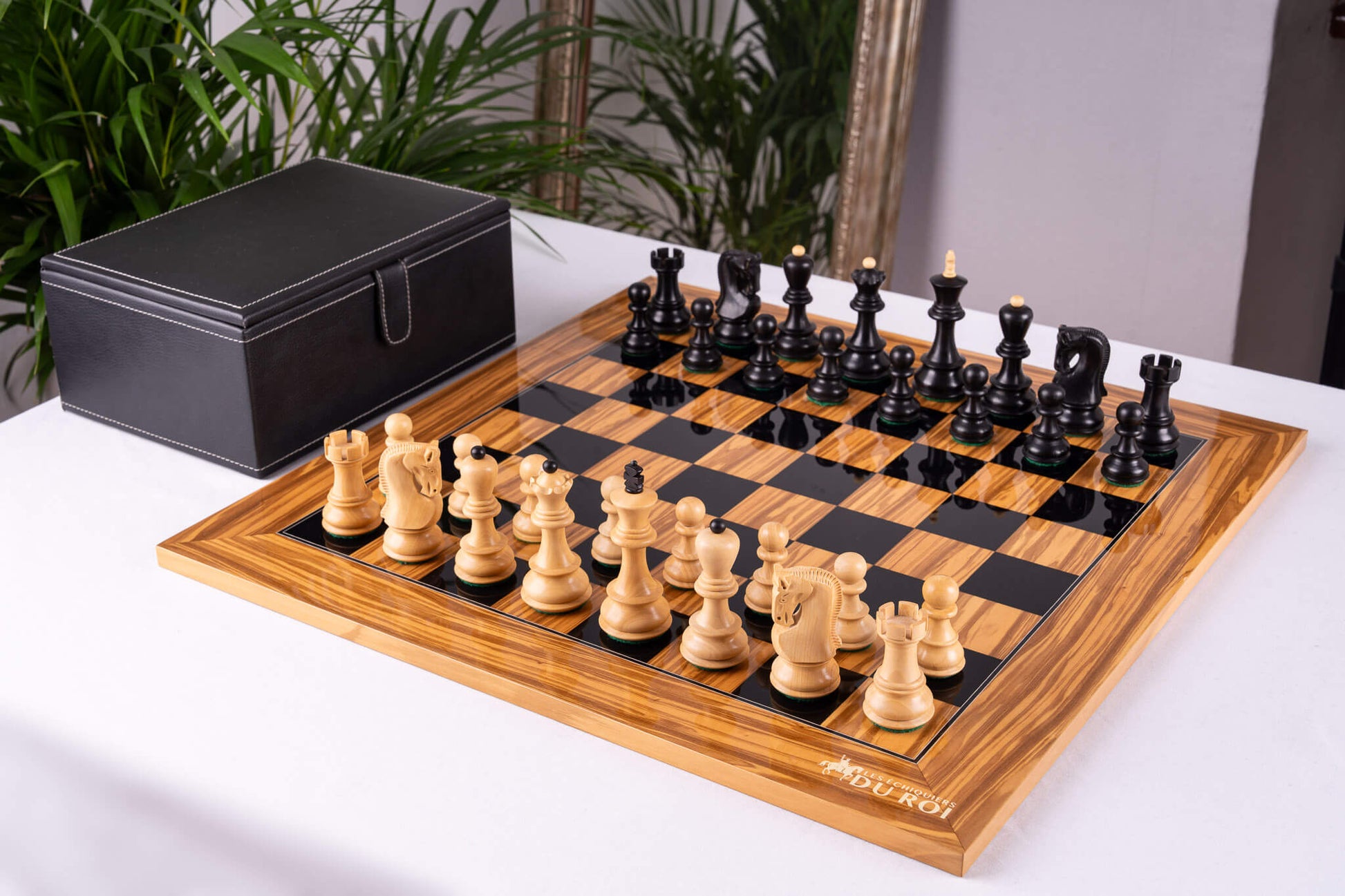 Chess Set Racines <br>in Olive wood