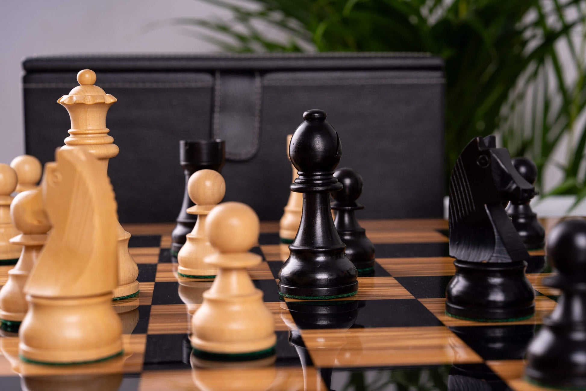 Chess Set Duel <br>in Olive wood