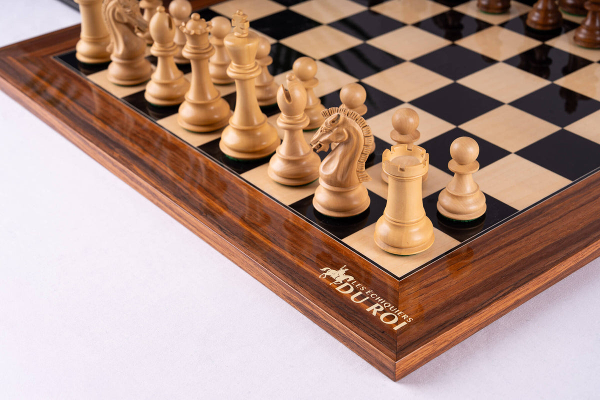 Elegant Rosewood and Sycamore Chessboard — Product view 2