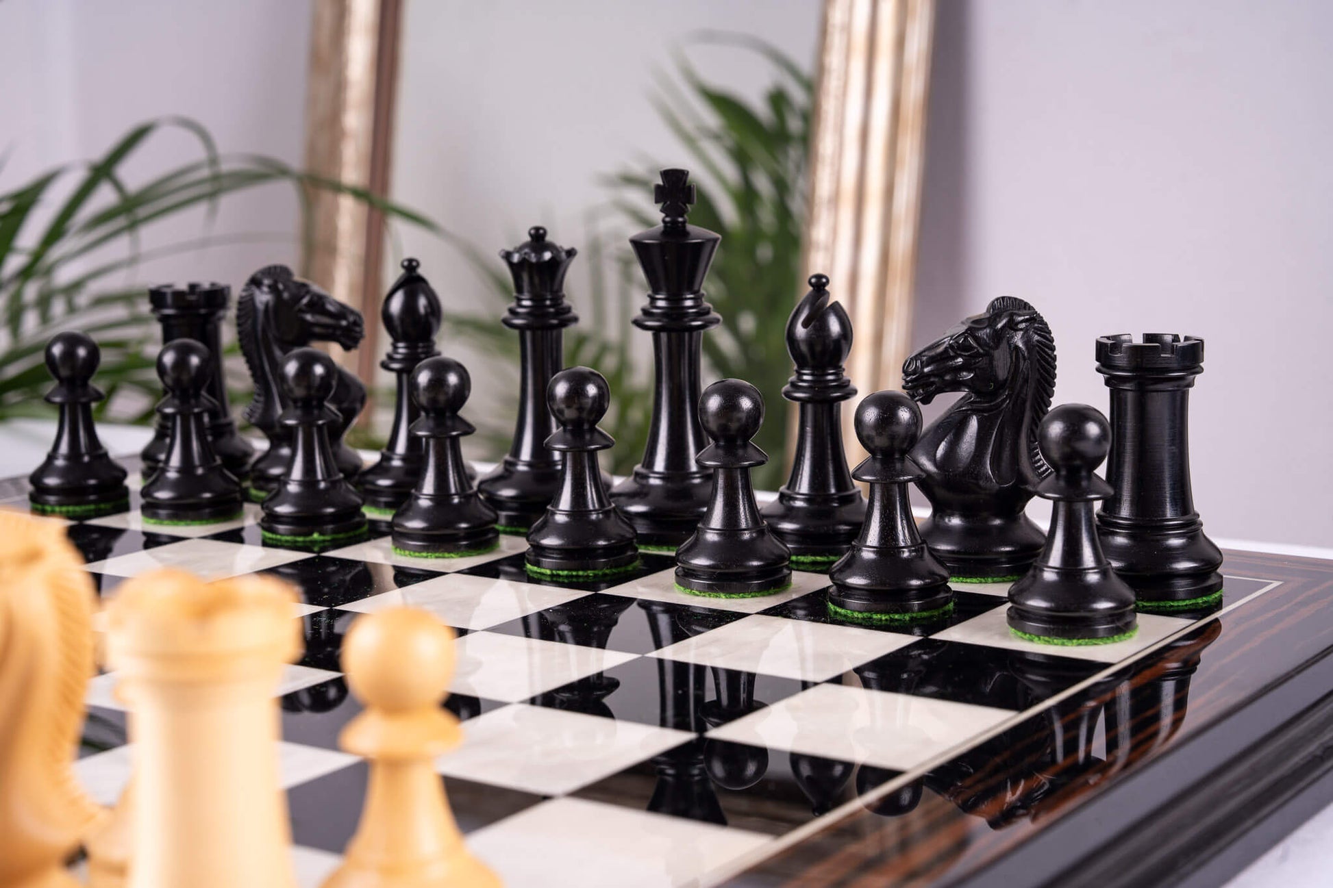 Chess Set Éclat <br>in Ebony
