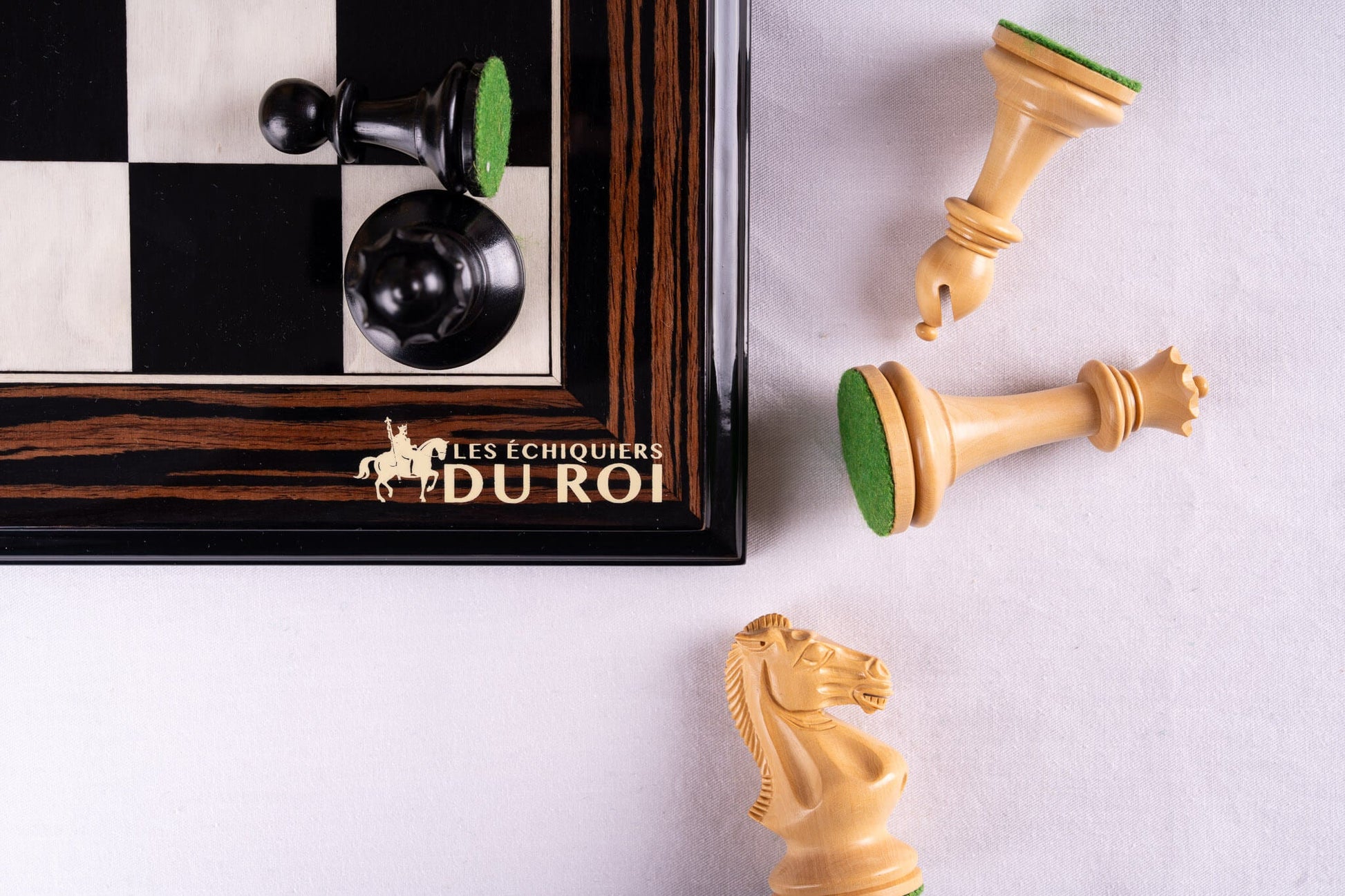 Chess Set Éclat <br>in Ebony