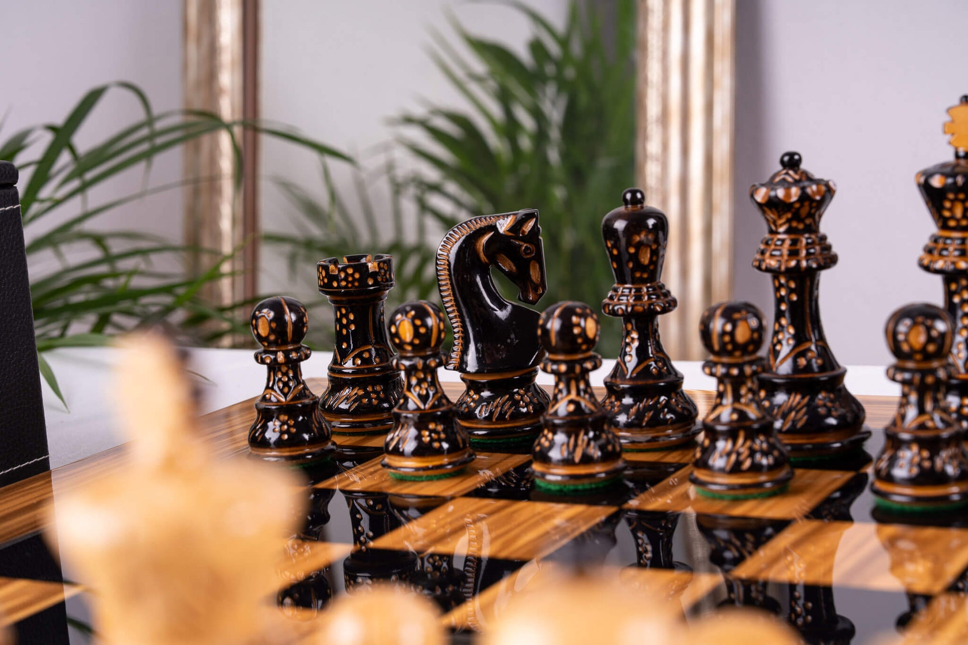 Chess Set Œuvre <br>in Olive wood