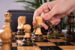 Chess Set Œuvre <br>in Olive wood