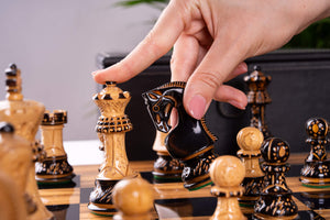 Chess Set Œuvre <br>in Olive wood