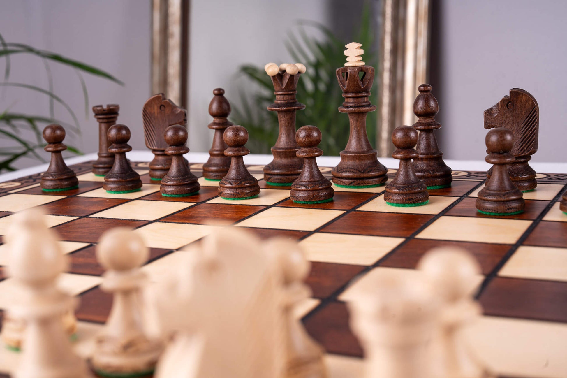 Élysée Chess Set <br>Crafted in Maple and Hornbeam