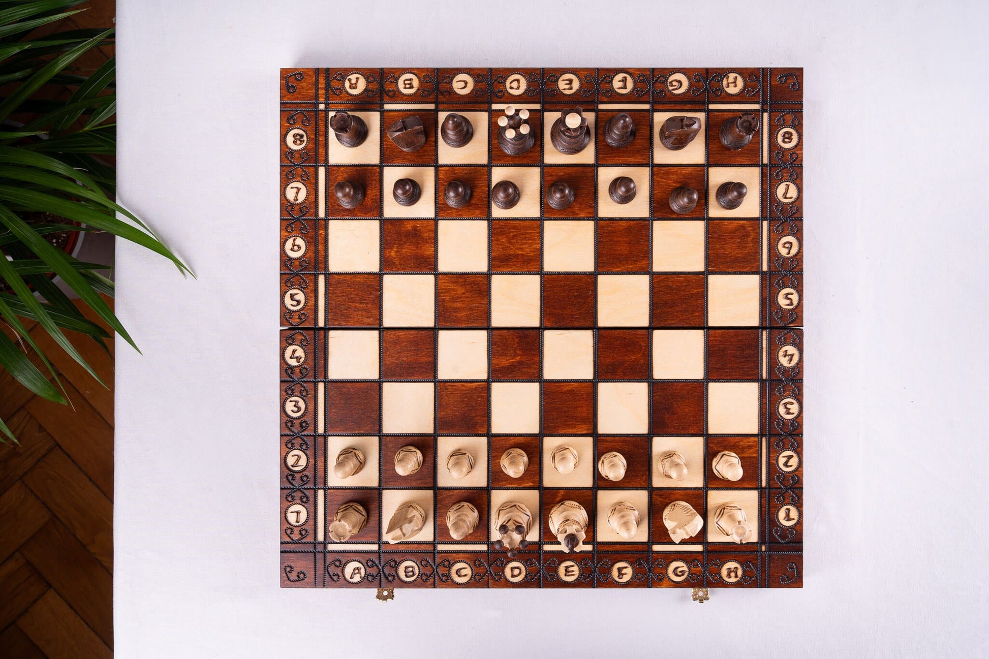 Élysée Chess Set <br>Crafted in Maple and Hornbeam