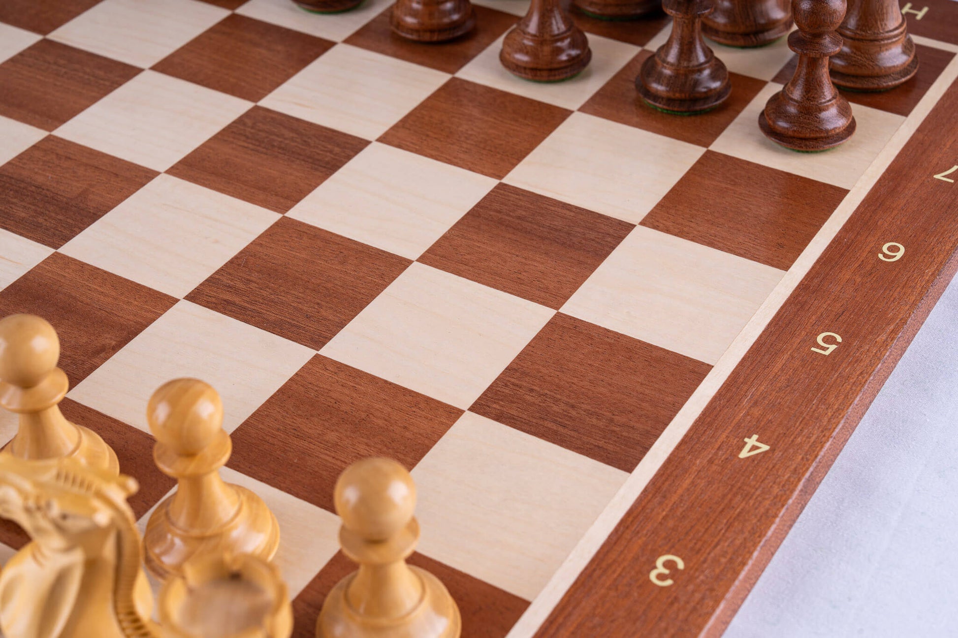 Chess Set Lauriers <br>in Boxwood & Mahogany