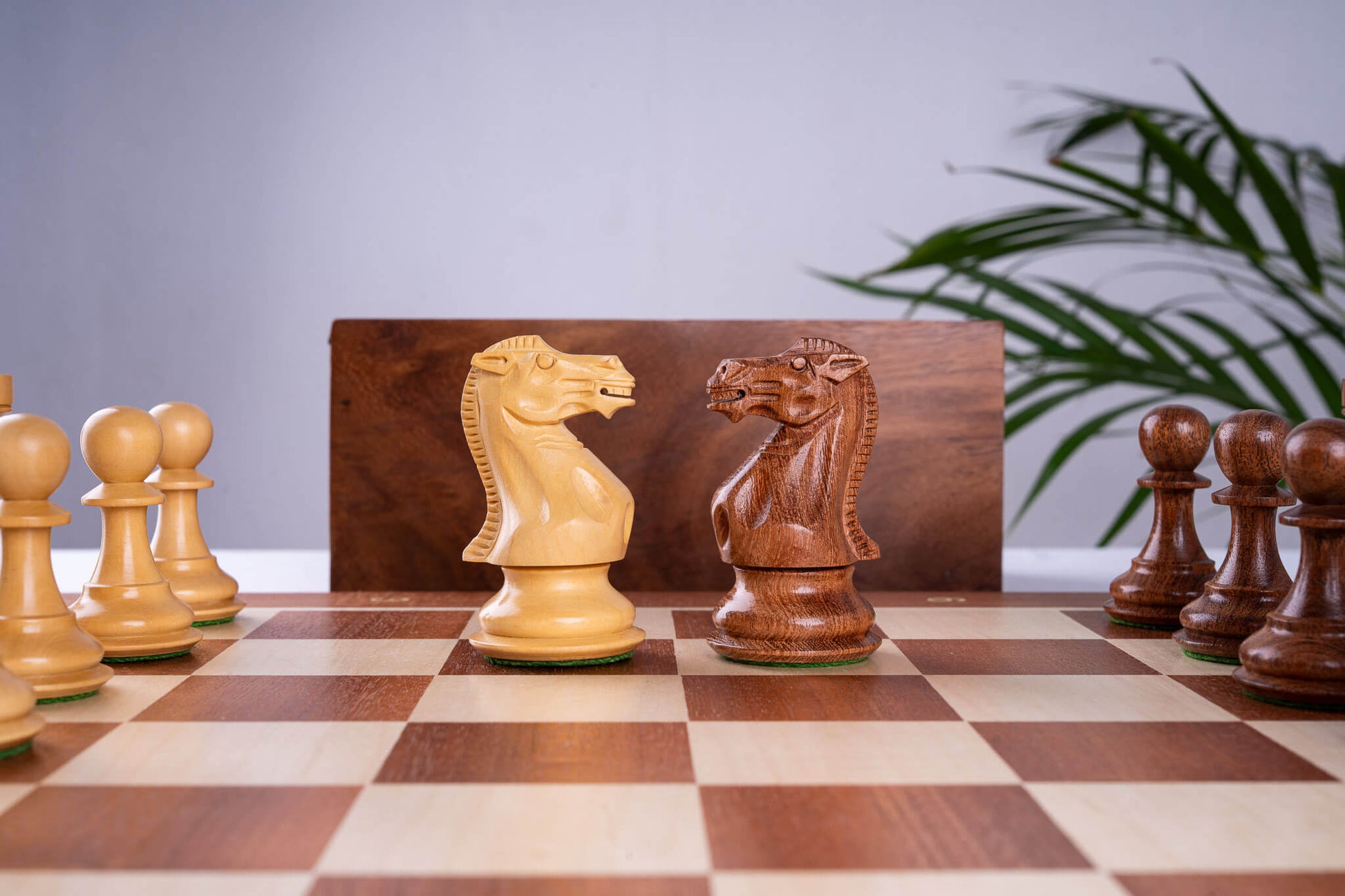 Chess Set Lauriers <br>in Boxwood & Mahogany