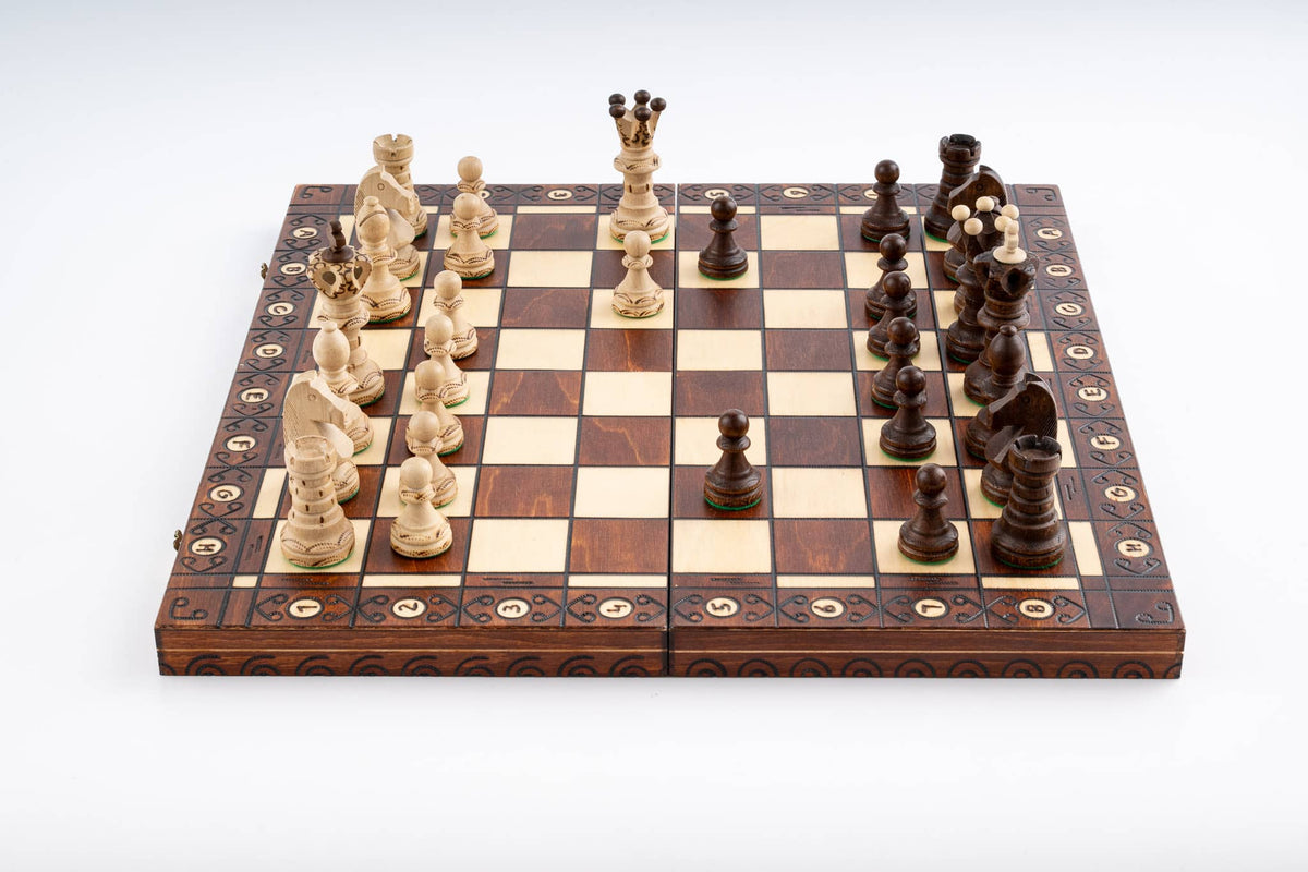 Artisanal Chess Set Crafted in Maple and Hornbeam — Product view 6
