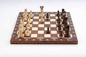 Artisanal Chess Set Crafted in Maple and Hornbeam — Product view 6