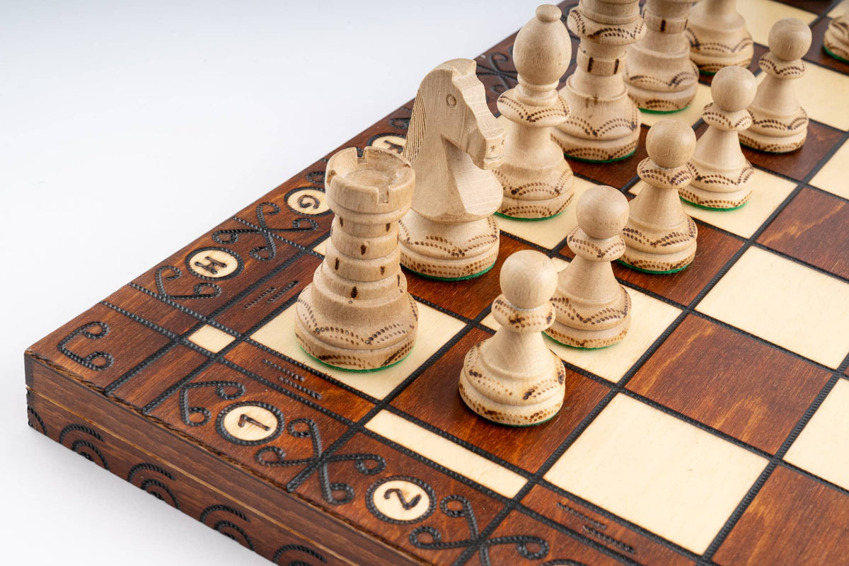 Artisanal Chess Set Crafted in Maple and Hornbeam — Product view 8