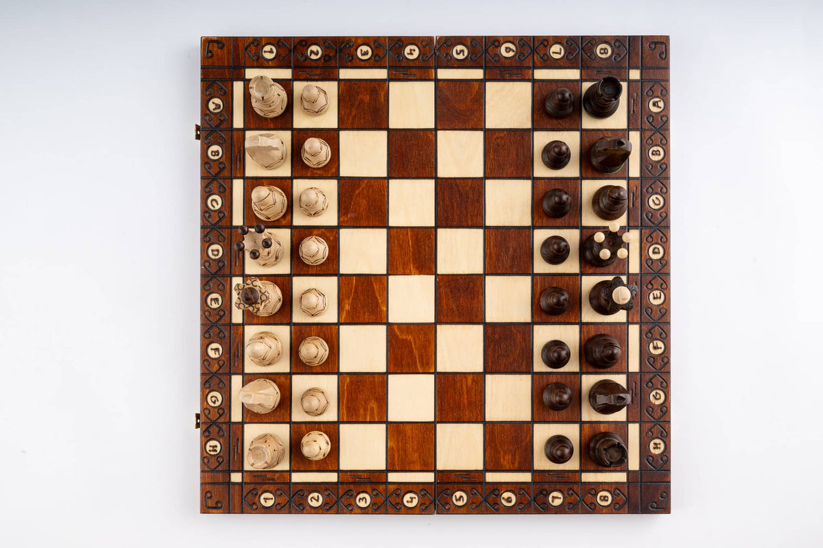 Artisanal Chess Set Crafted in Maple and Hornbeam — Product view 7