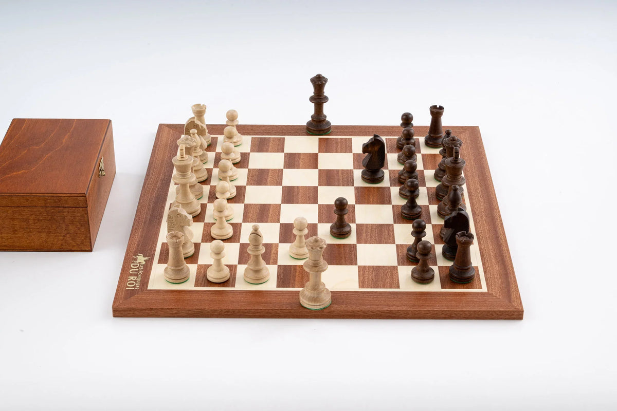 Royalty Chess Set in Mahogany Wood — Product view 3
