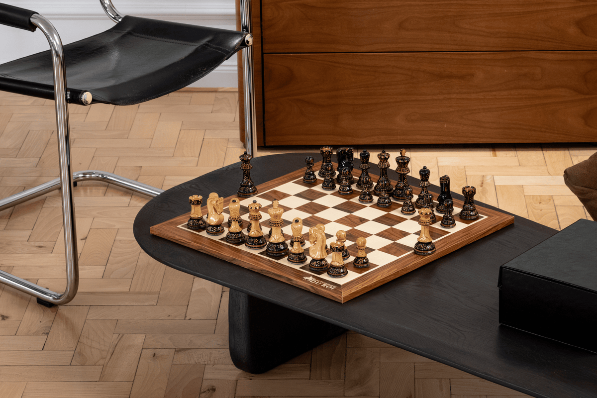 Byzance Chess Set — interior view 1