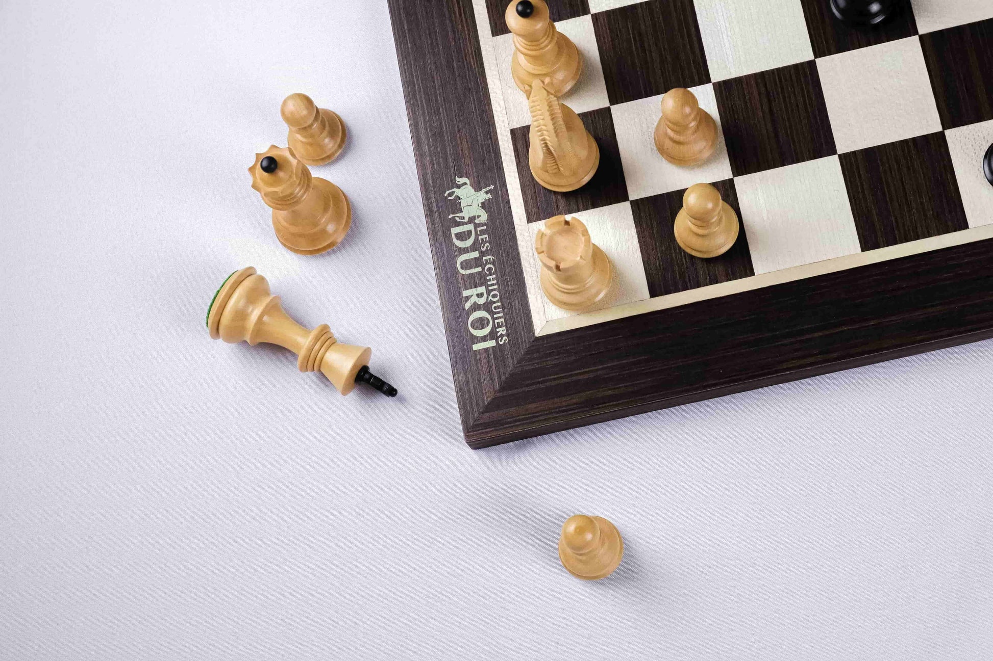 'Grace' Chess Set <br>Crafted in Ebony and Boxwood