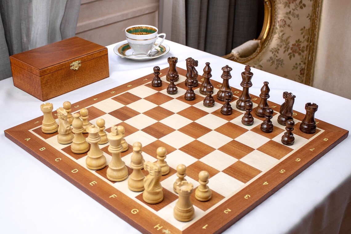 'Épopée' Chess Set <br>in Mahogany Wood