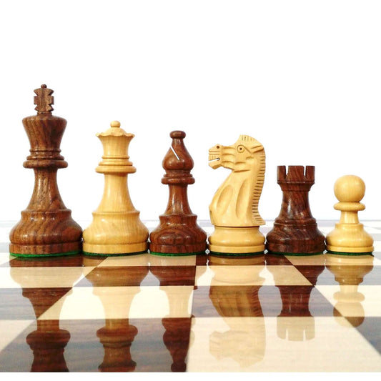 Exquisite Chess Pieces <br>Crafted in Acacia and Boxwood