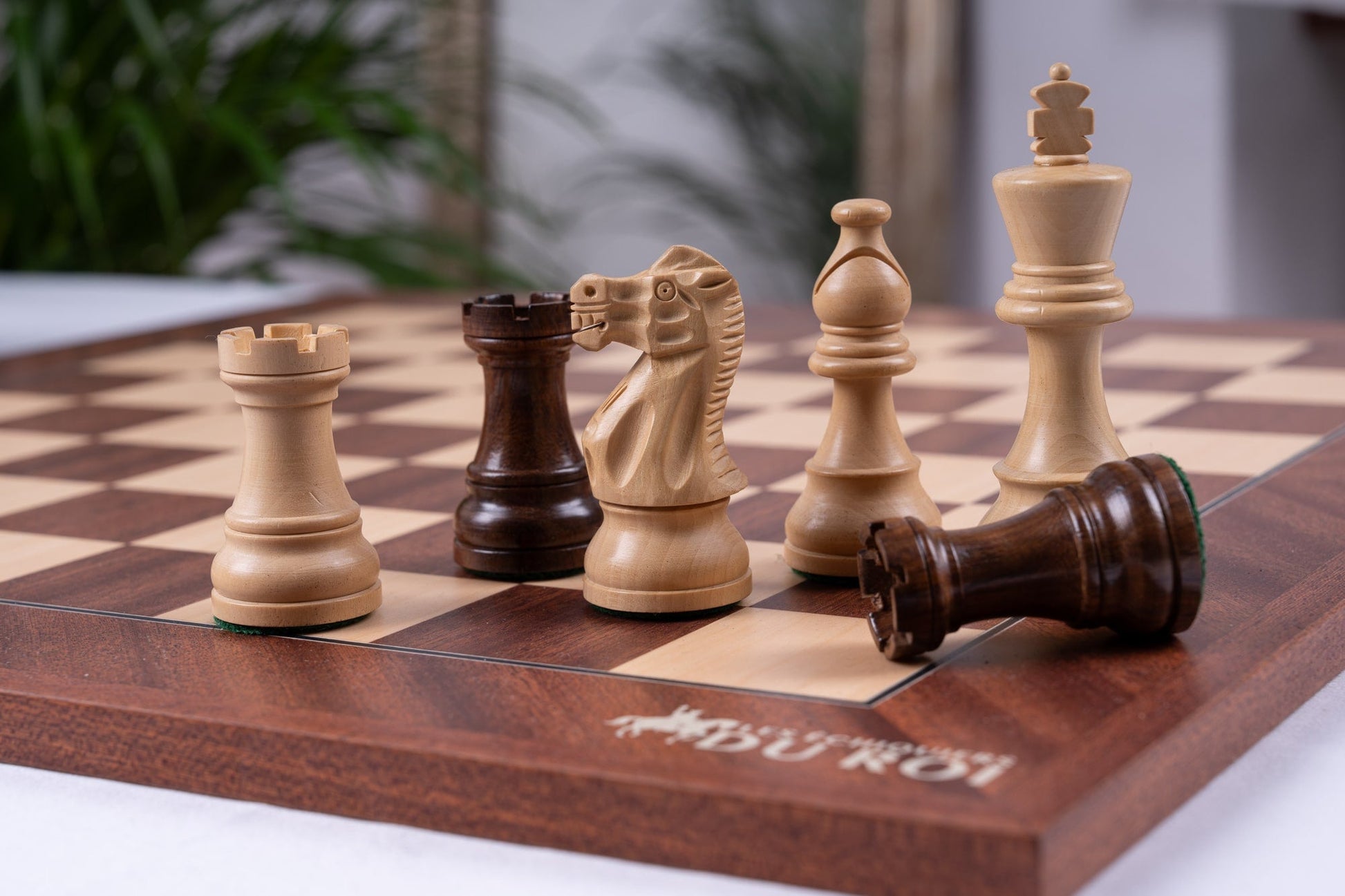 'Beams' Chess Set <br>Crafted in Mahogany and Acacia