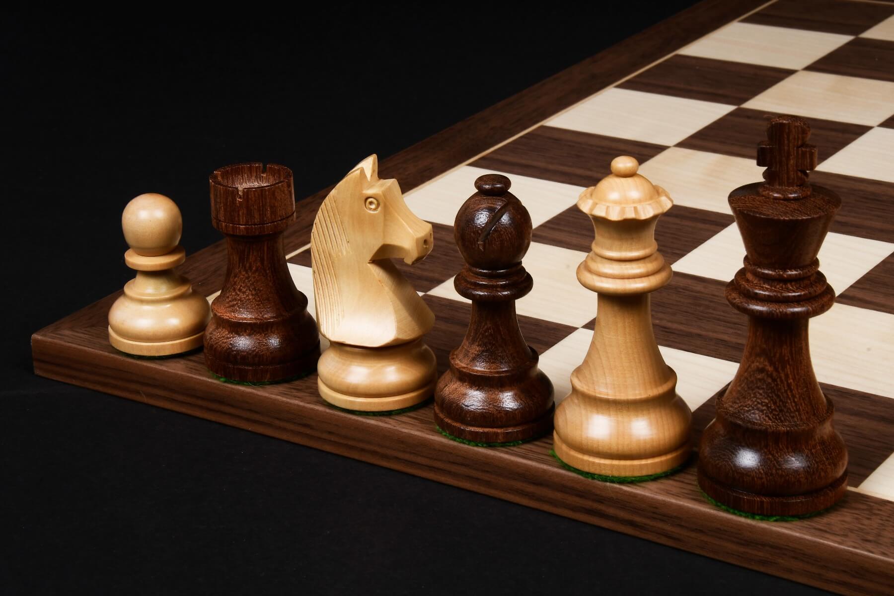 Regal Chess Pieces Crafted in <br>Exquisite Acacia and Boxwood