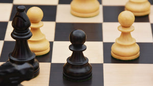 Figury szachowe Nobility wykonane <br>z hebanu i naturalnego bukszpanu